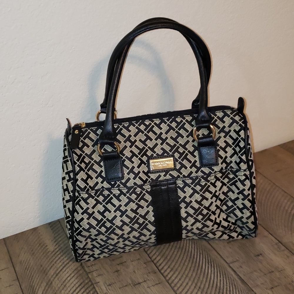 Tommy Hilfiger Hand bag 💕